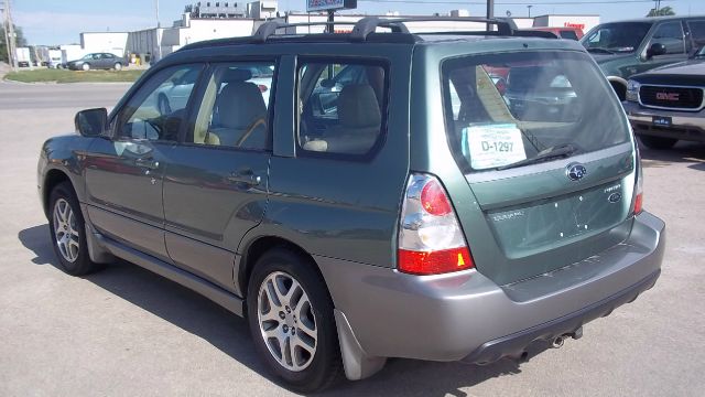 Subaru Forester 2006 photo 2