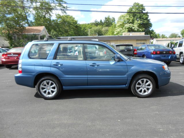 Subaru Forester 2500hd 4x4 W/ Plow System SUV