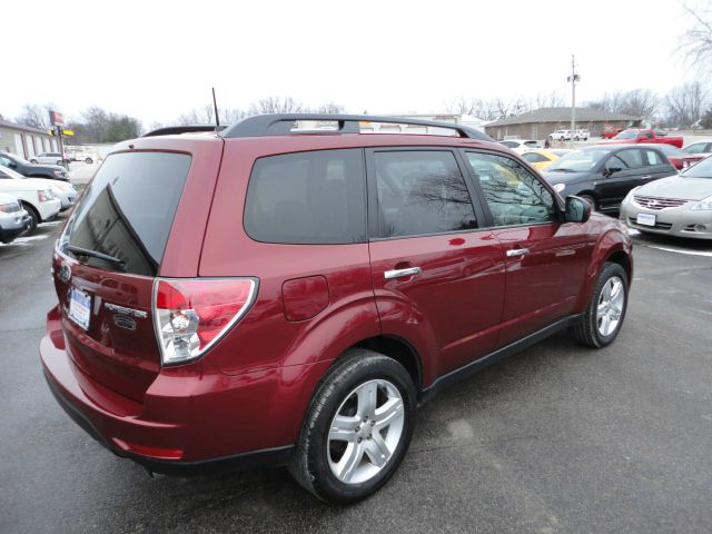 Subaru Forester 2010 photo 2