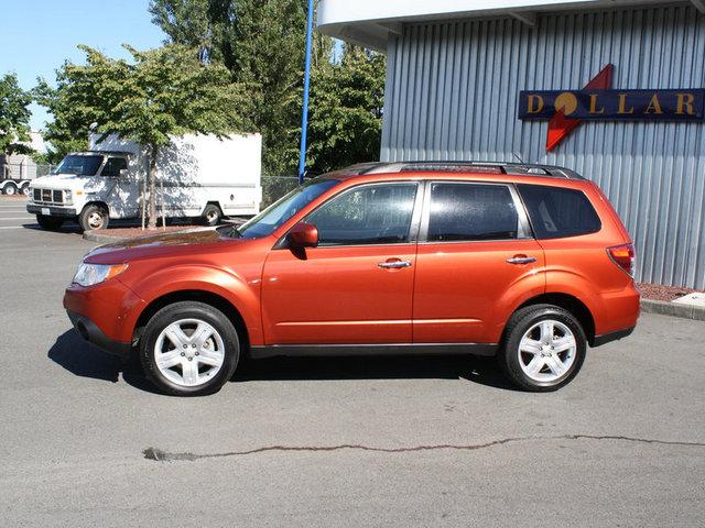 Subaru Forester 2010 photo 1