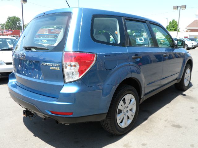 Subaru Forester 2010 photo 2