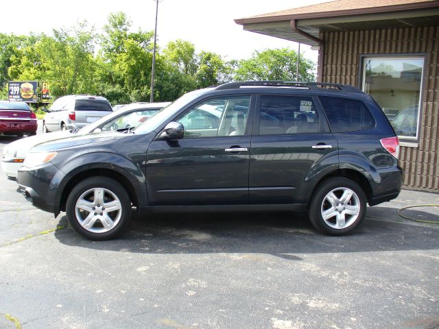 Subaru Forester 2010 photo 2