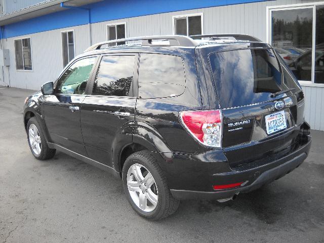 Subaru Forester 2010 photo 2