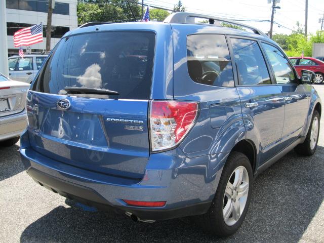 Subaru Forester 2010 photo 3