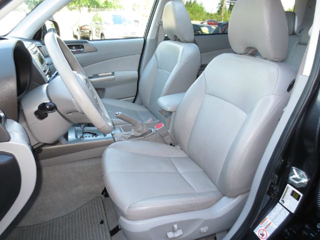 Subaru Forester 2010 photo 13