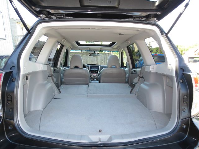 Subaru Forester 2010 photo 16