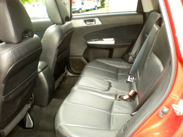 Subaru Forester 2010 photo 2