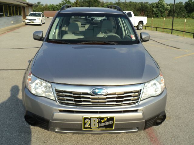 Subaru Forester 2010 photo 1