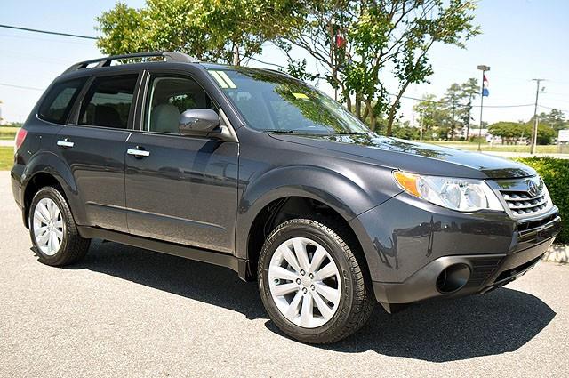 Subaru Forester 2011 photo 17