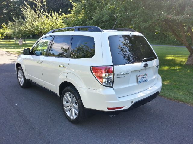 Subaru Forester 2011 photo 1