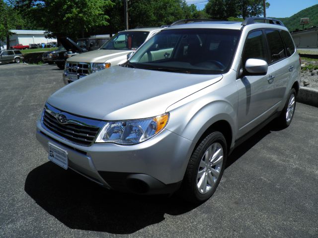 Subaru Forester 2011 photo 1