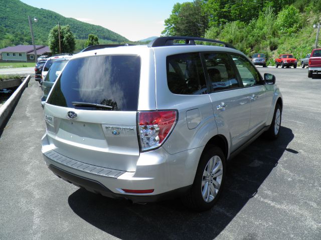 Subaru Forester 2011 photo 14