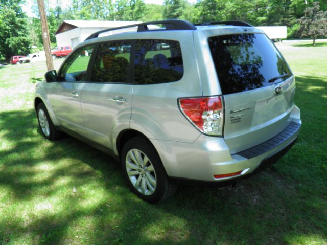 Subaru Forester 2011 photo 4