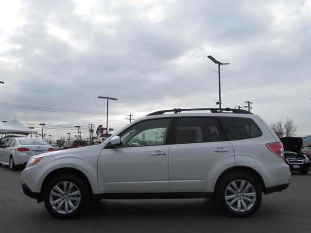 Subaru Forester 2012 photo 3