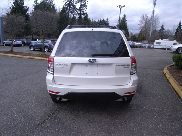 Subaru Forester 2012 photo 1