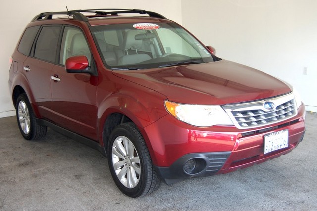 Subaru Forester 2012 photo 1