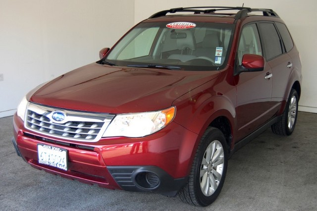 Subaru Forester 2012 photo 4