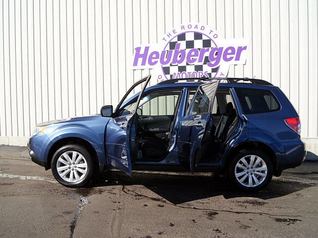 Subaru Forester 2012 photo 2