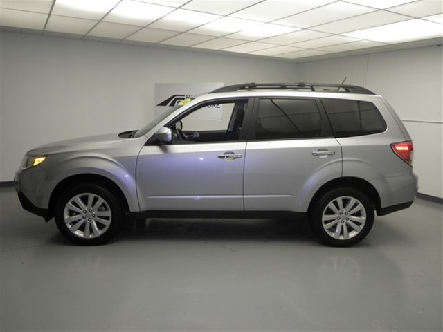 Subaru Forester 2012 photo 1