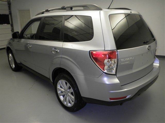 Subaru Forester 2012 photo 4