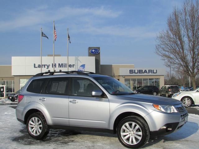 Subaru Forester 2012 photo 2