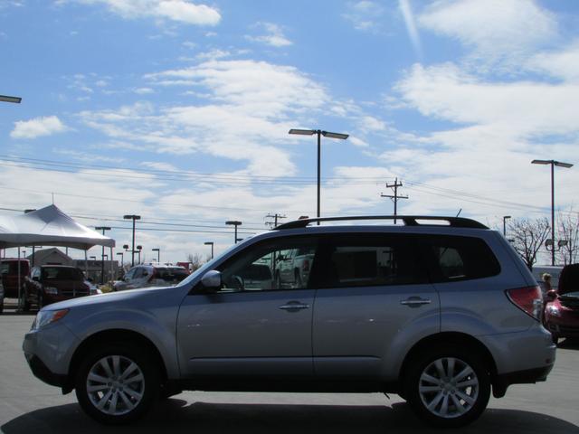 Subaru Forester 2012 photo 4