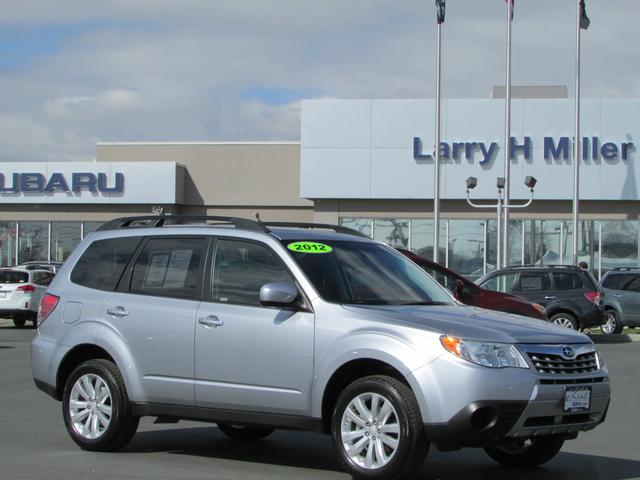 Subaru Forester 2012 photo 2