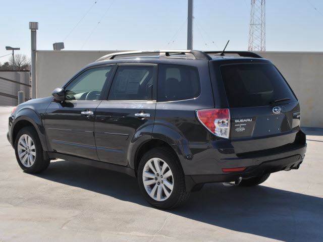 Subaru Forester 2012 photo 2