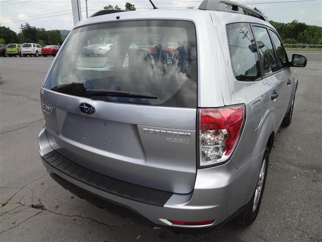 Subaru Forester 2012 photo 2