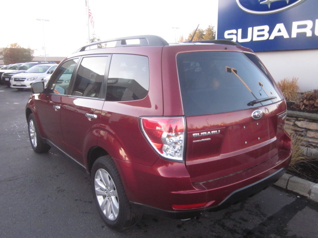 Subaru Forester 2012 photo 2