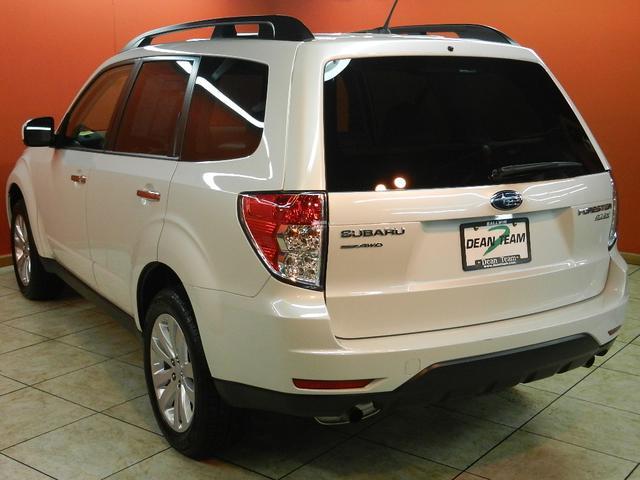 Subaru Forester 2012 photo 3