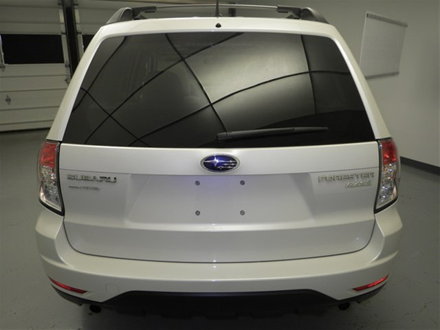 Subaru Forester 2012 photo 2