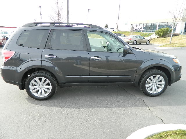 Subaru Forester 2013 photo 1