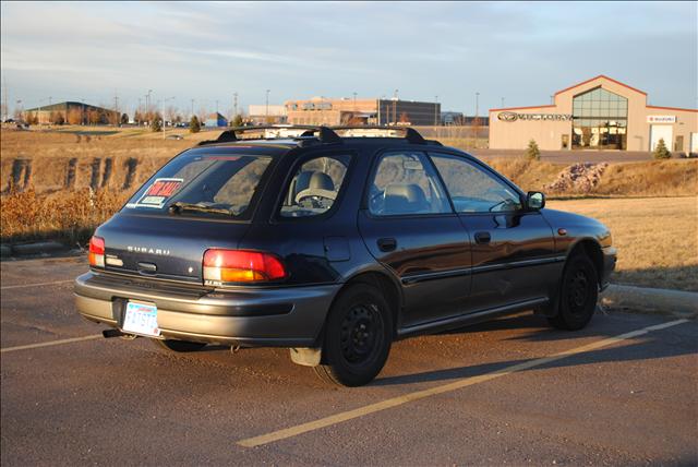 Subaru Impreza 1996 photo 1