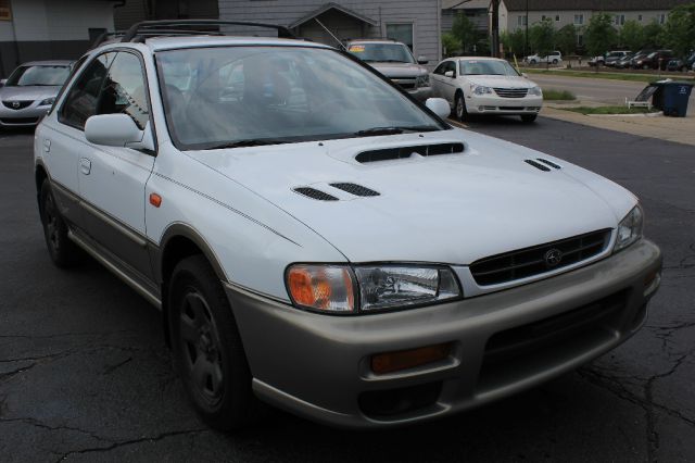 Subaru Impreza 2000 photo 1