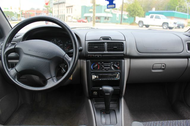 Subaru Impreza 2000 photo 17