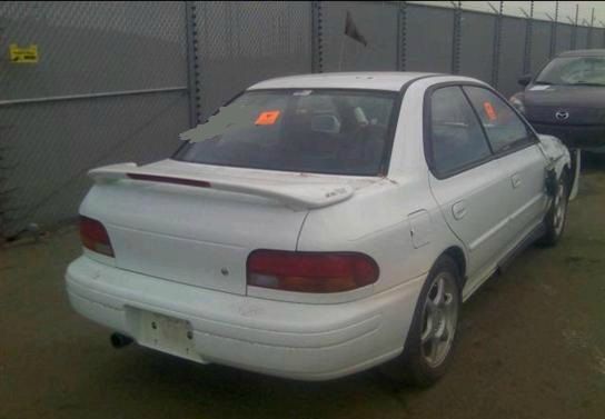 Subaru Impreza 2000 photo 2