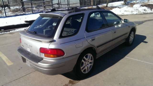 Subaru Impreza 2000 photo 4