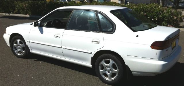 Subaru Legacy 1996 photo 3