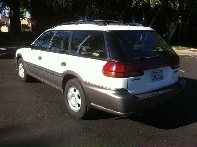 Subaru Legacy 1996 photo 2