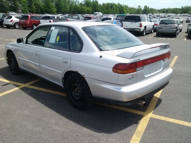 Subaru Legacy 3.8 Grand Touring Sedan