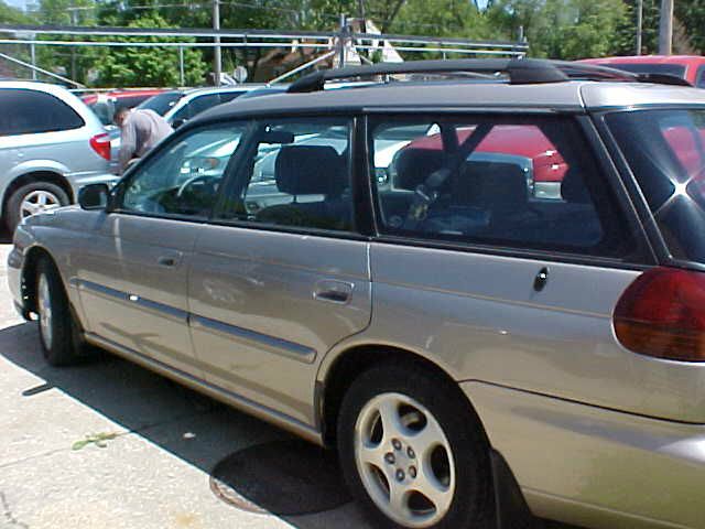 Subaru Legacy 1999 photo 3