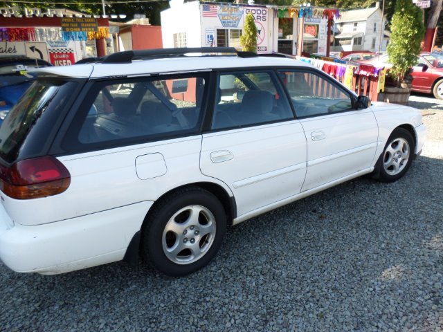 Subaru Legacy 1999 photo 2