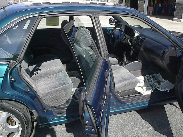 Subaru Legacy 1999 photo 2