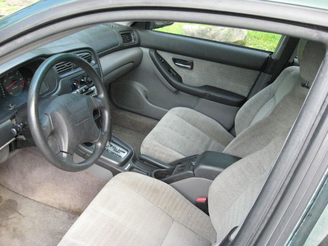 Subaru Legacy 2000 photo 1