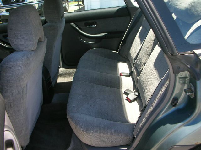 Subaru Legacy 2000 photo 5