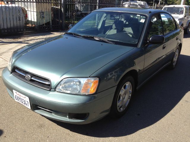 Subaru Legacy 2000 photo 1