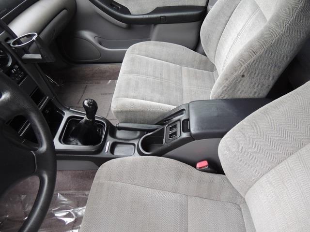 Subaru Legacy 2000 photo 15