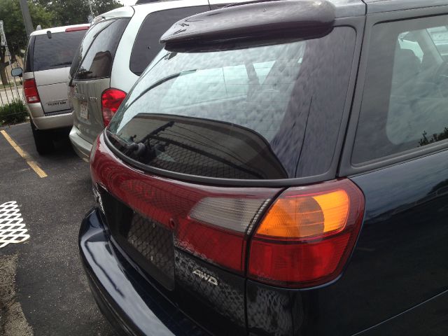 Subaru Legacy 2000 photo 2