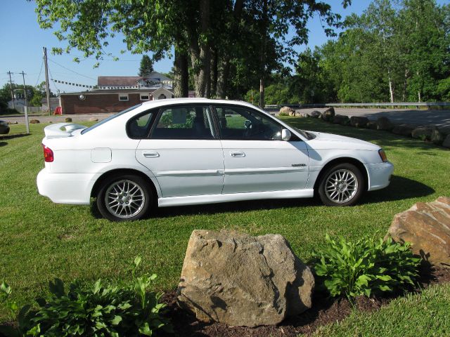 Subaru Legacy 2001 photo 2